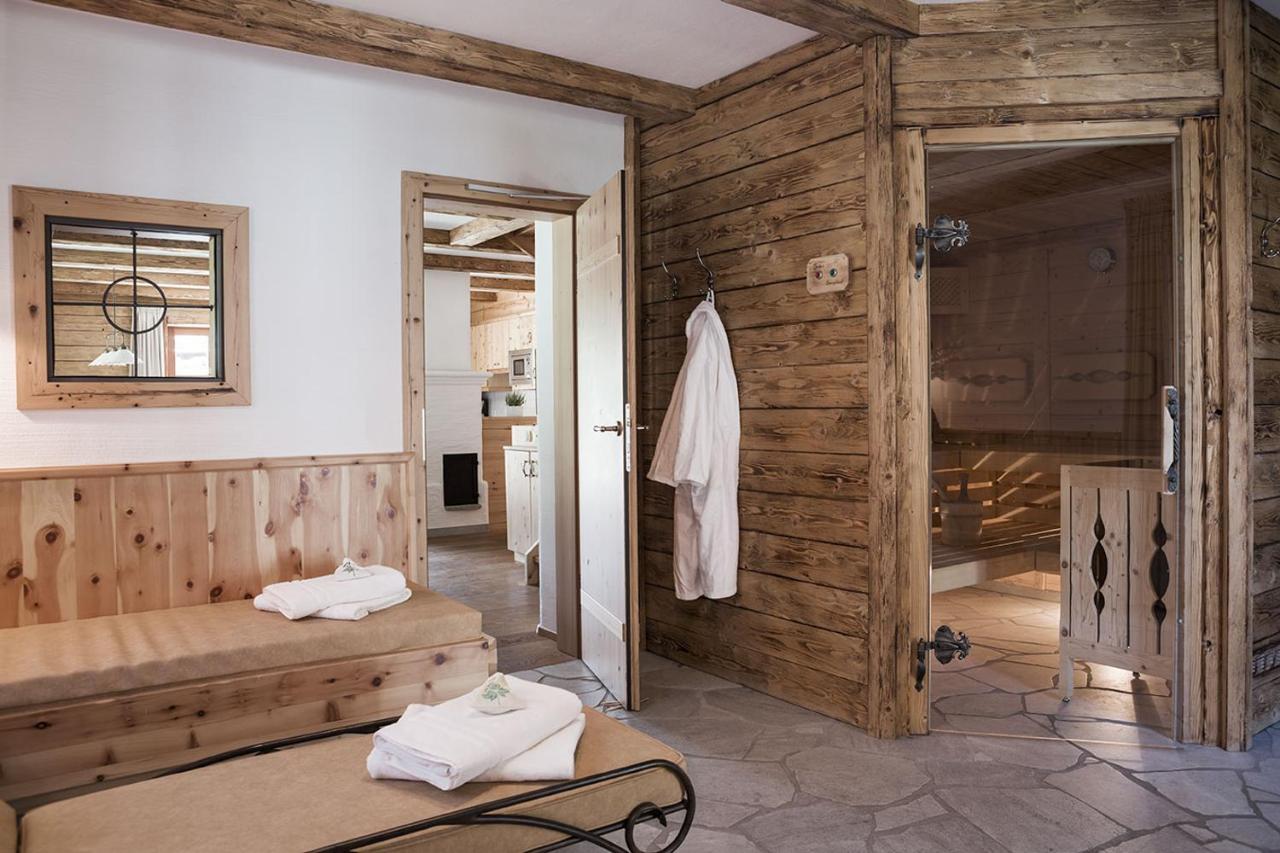 Feriendorf Holzlebn グロースアルル エクステリア 写真